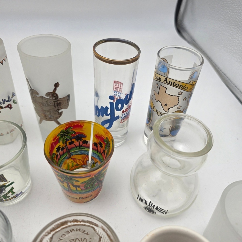 Lot of 25 Vintage Souvenir Shot Glasses Hard Rock Cafe Grand Ole Opry Travel H4 - Picture 11 of 16
